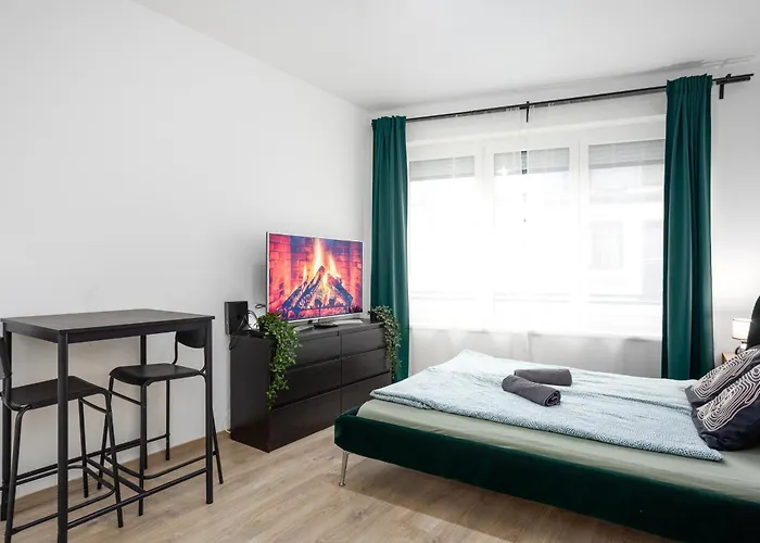 New Tranquil Apartments With Free Parking