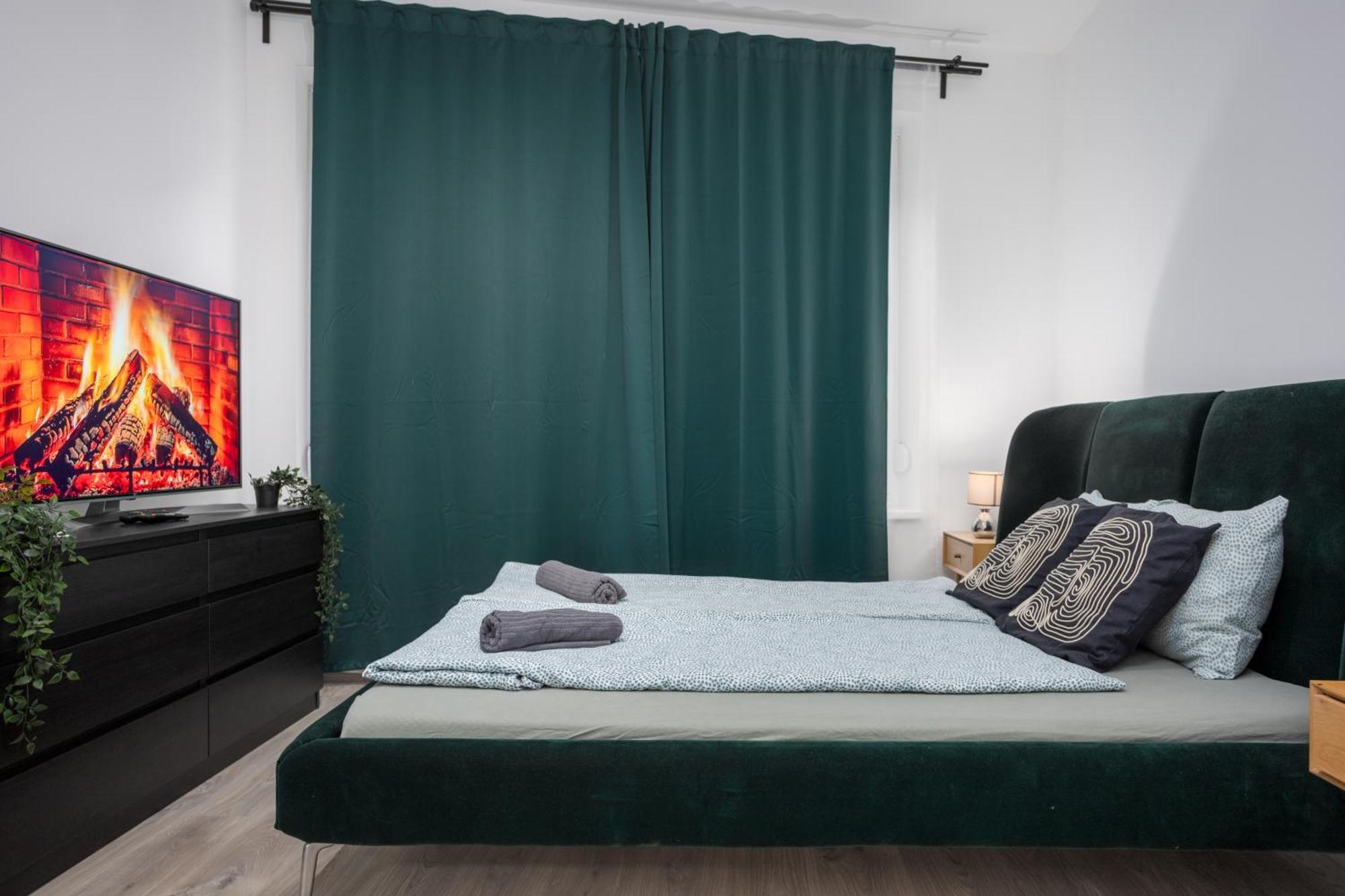 New Tranquil With Free Parking Apartment *