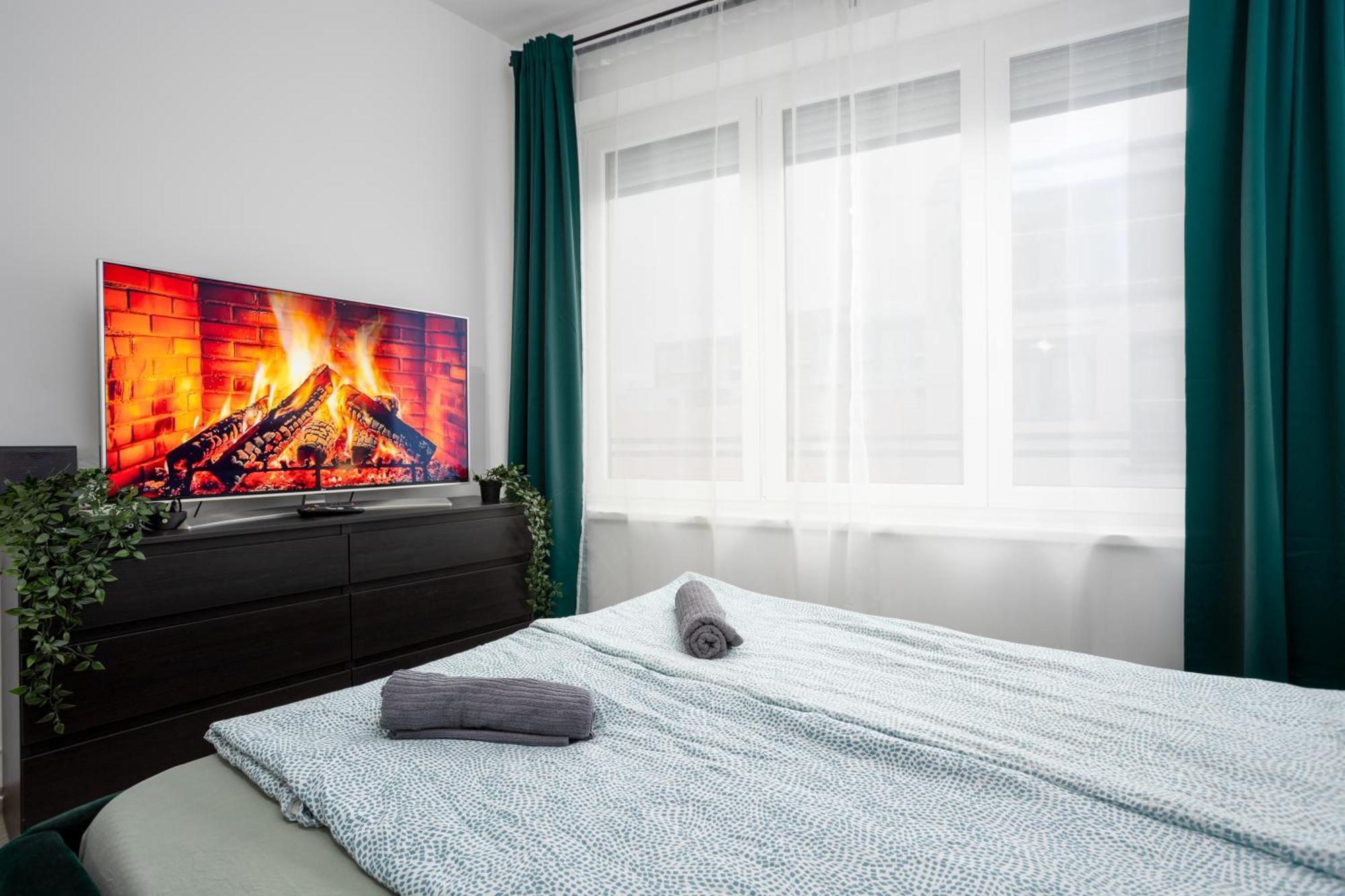 New Tranquil With Free Parking Apartment *